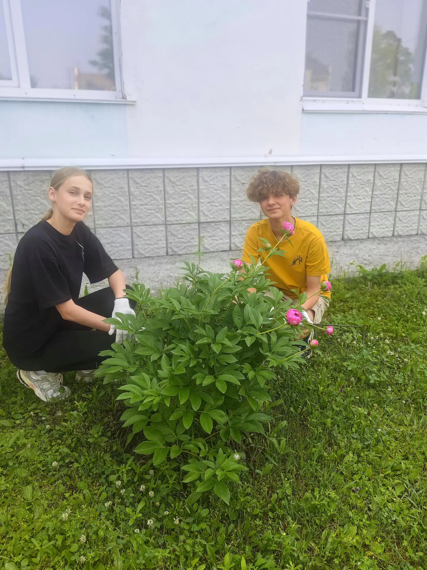 Трудовая смена в нотах и красках: как школьники преображали Детскую музыкальную школу ЗАТО Сибирский