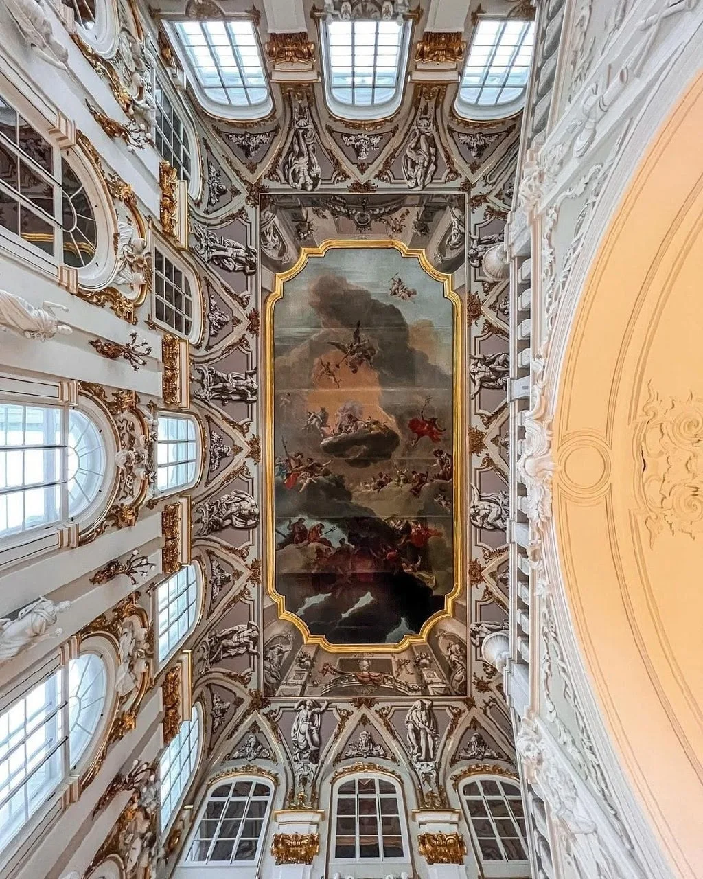 Плафоны в залах Эрмитажа от 📸 Марии Скрыпник