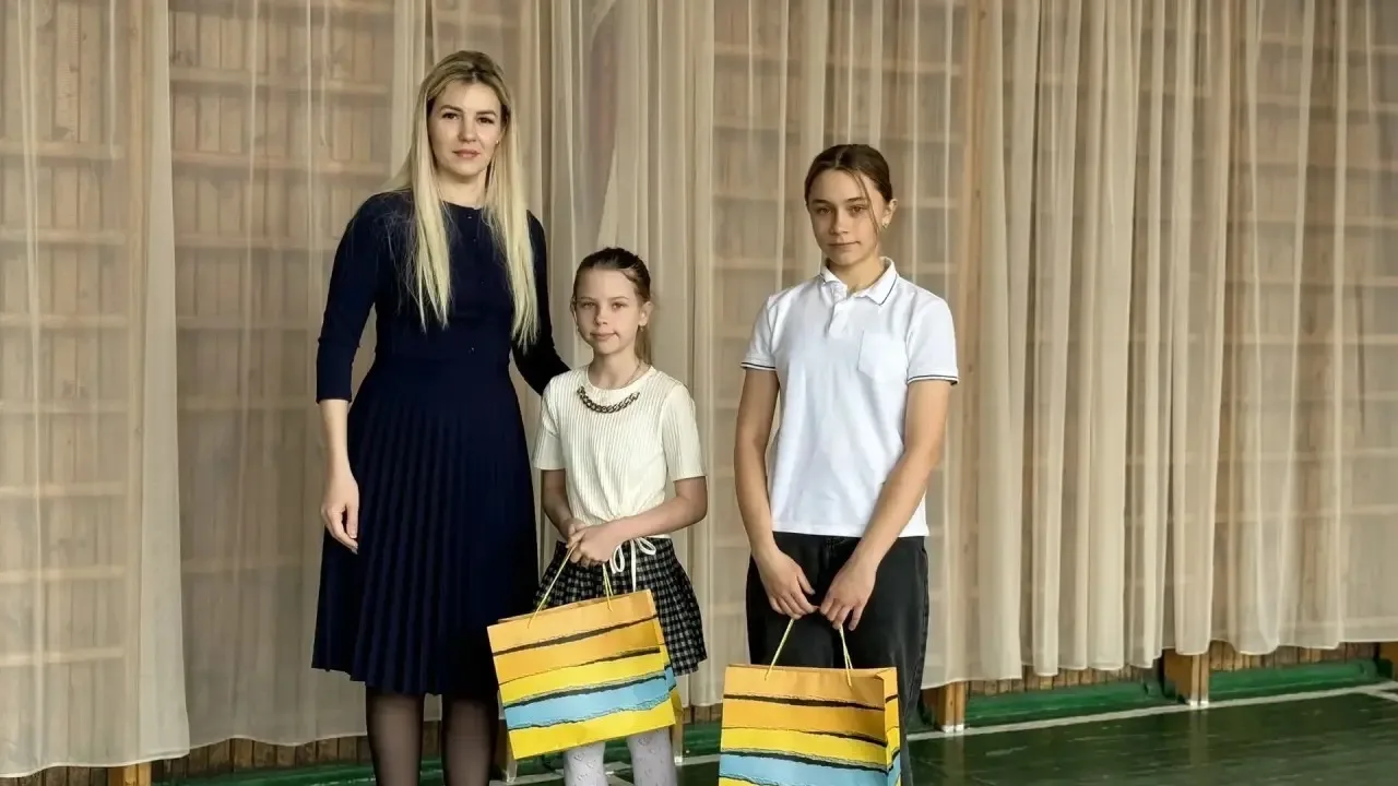 «Вам, любимые!»: В Новошахтинске поздравляют семьи наших героев 🌸 В эти предпраздничные дни наш горо