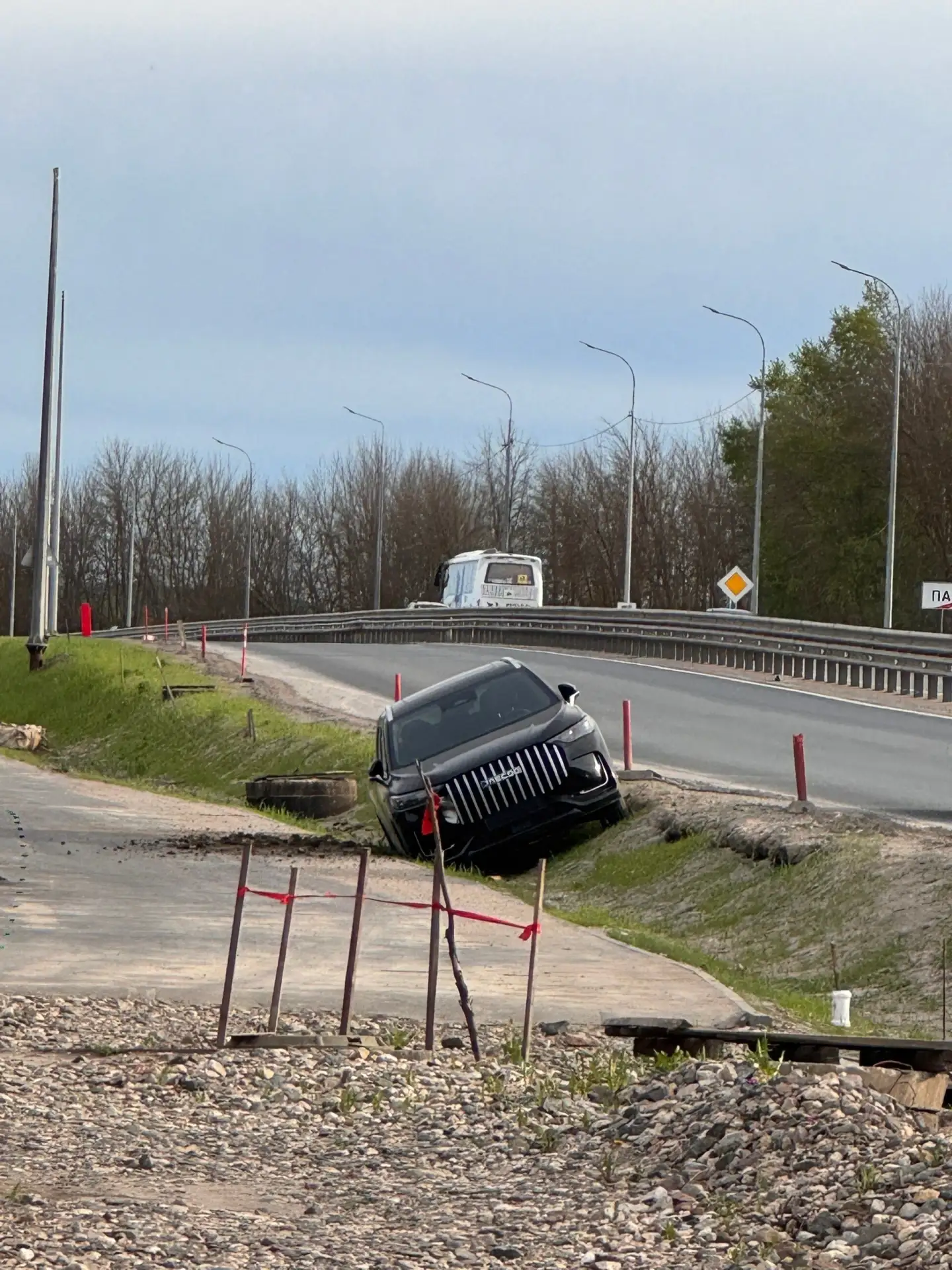 Павловское, Суздальская дорога. Автомобиль съехал в кювет  Канал в MAX - max.ru/vladimirlive