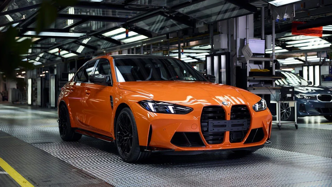 Короткий опрос: надо выбрать BMW M3. Но есть нюанс 👀