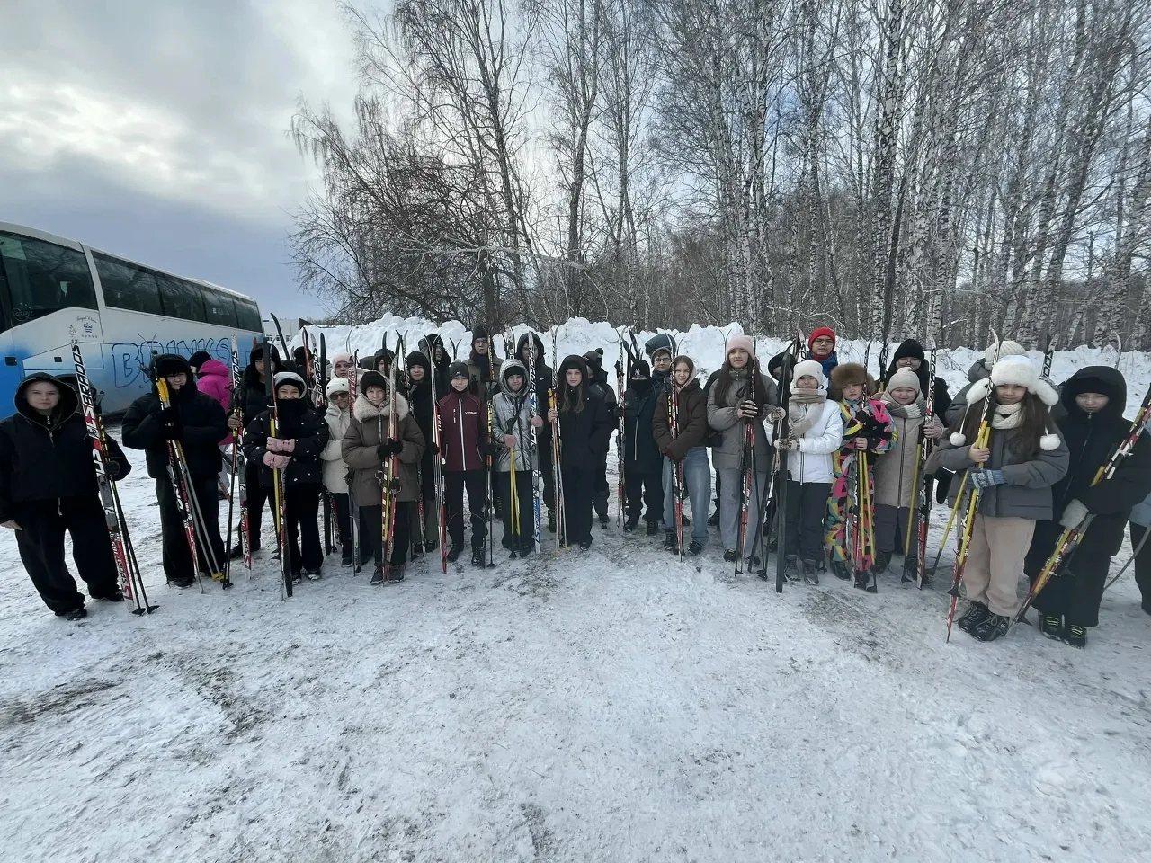 Учащиеся нашей школы присоединились к «Лыжне России». Этот тёплый февральский день более шести тысяч