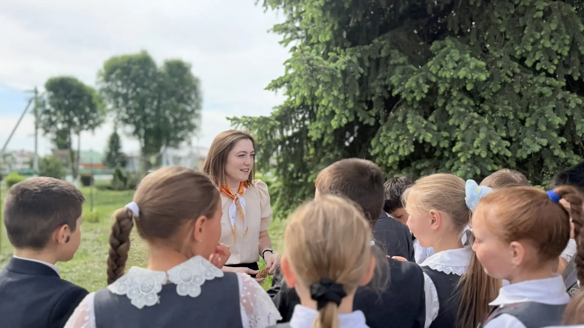 ☀️ В преддверии Дня славянской письменности советник директора по воспитанию Гайзуллина А.А вместе с