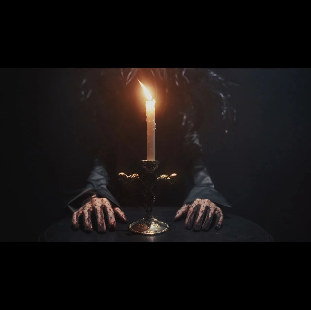 ♠️ Загадочная Пиковая дама зовёт в мир, где ставка - не деньги, а душа…⁣⁣⠀