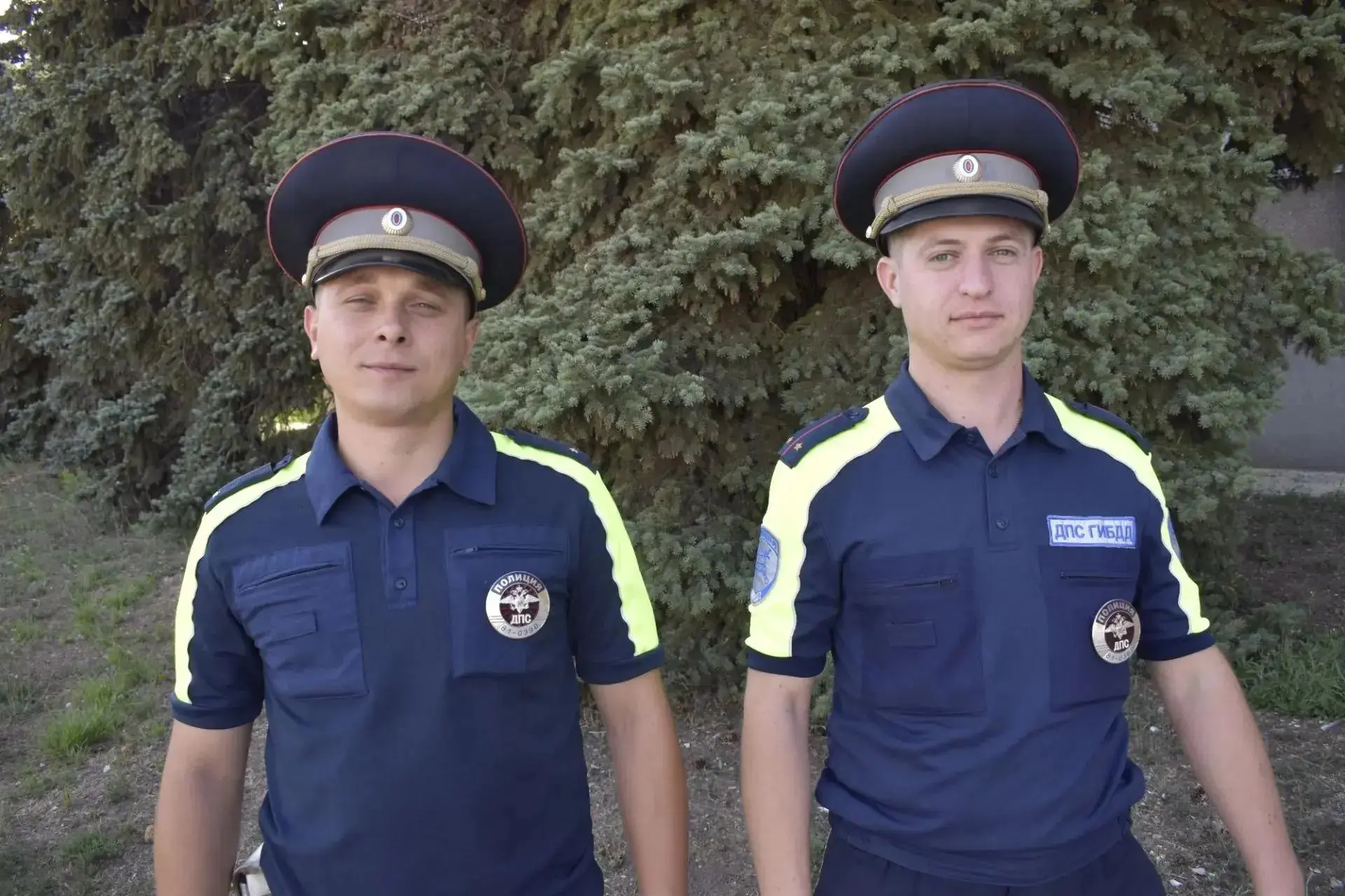 🚔 Инспекторы ГИБДД спасли раненого после удара БПЛА в Брянке.