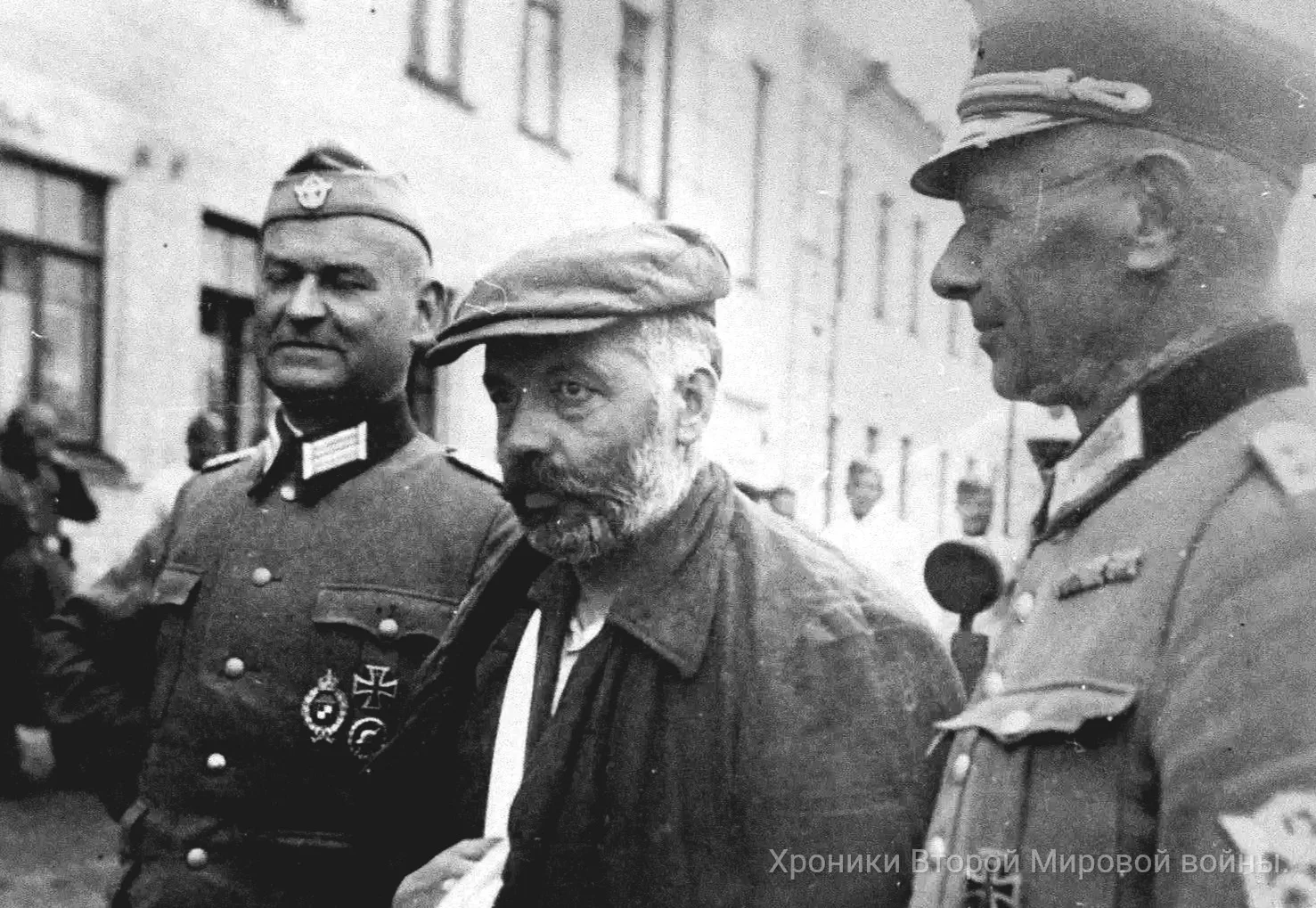Тяжело раненный при прорыве из окружения под Могилёвом командир 172-й стрелковой дивизи...