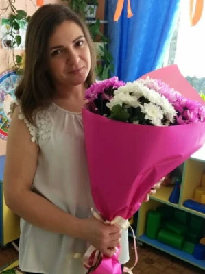 Сегодня у Алёны Тахировны Исаевой, воспитателя группы " Капельки " - прекрасный Юбилей!