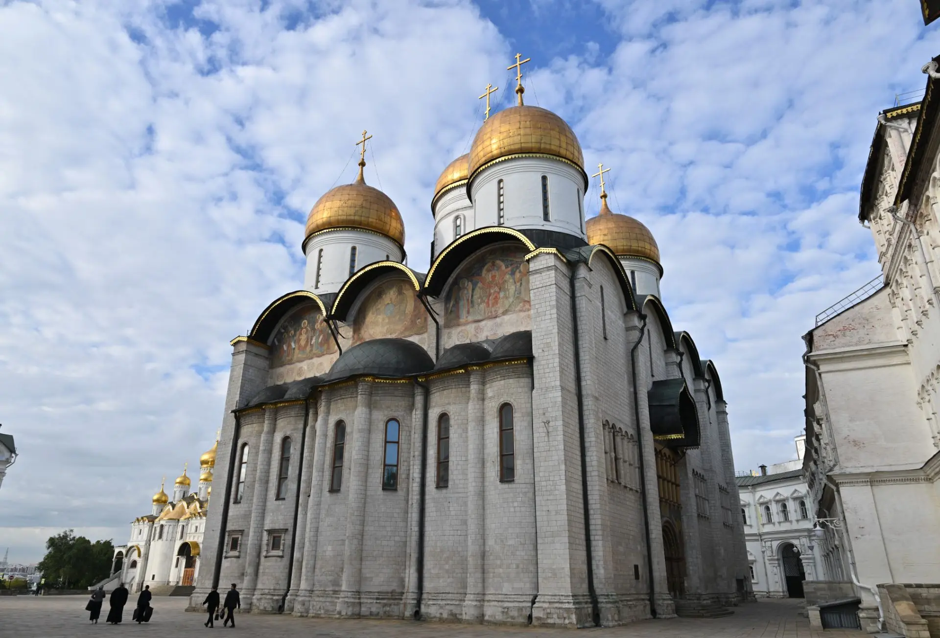 Дорогие братья и сестры!
