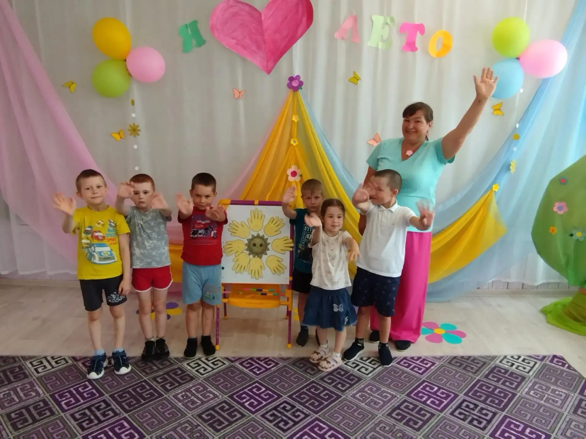 ☀️В старшей группе прошло развлечение "Летняя пора - развлекаться нам пора". Было шумно, весело, поз