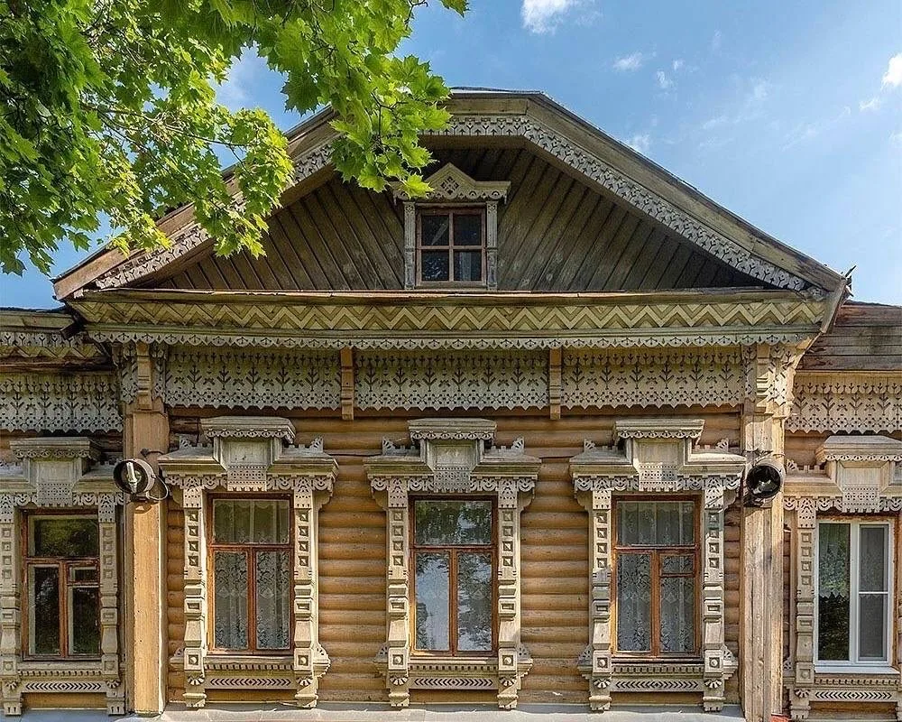 Холуй: где там жить

Что смотреть на родине лаковой миниатюры — уже рассказали, а теперь перейдём к 
