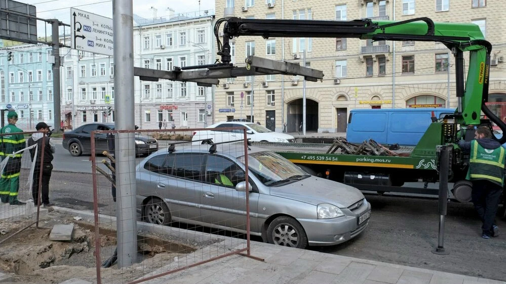 Эвакуация брошенных автомобилей в Москве стала платной

С 2026 года в столице изменился порядок возв
