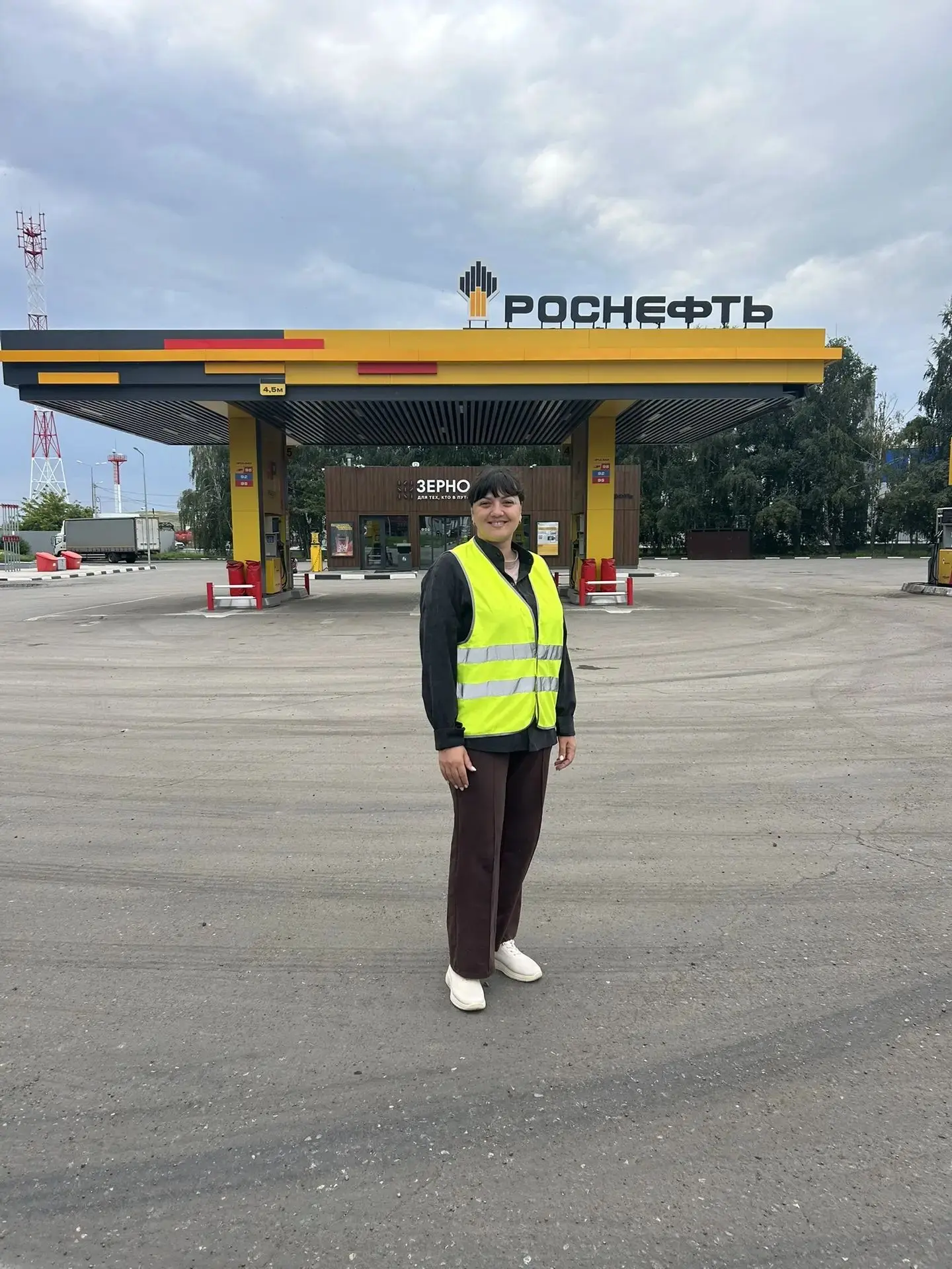 ⛽️🚗Сотрудники «Ромашки» продолжают оказывать помощь на АЗС «Роснефть» с. Косыревка

Наши волонтеры 