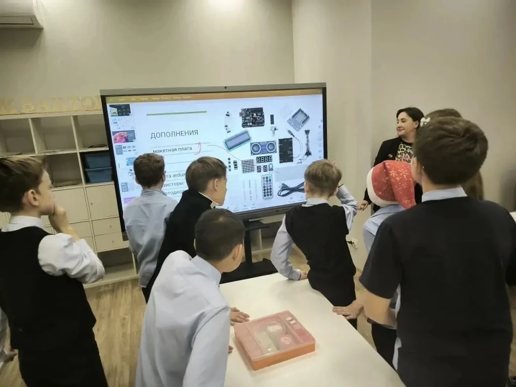 📍Наши ученики успешно завершили обучение в  Кванториуме!  🎓 Сегодня завершился увлекательный путь на