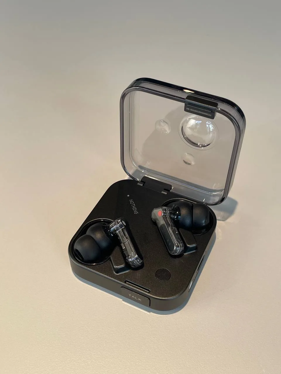 неделя в фотокарточках 🌟

🤩 моя обновочка! перешла со стареньких сломанных airpods pro 2 на nothin