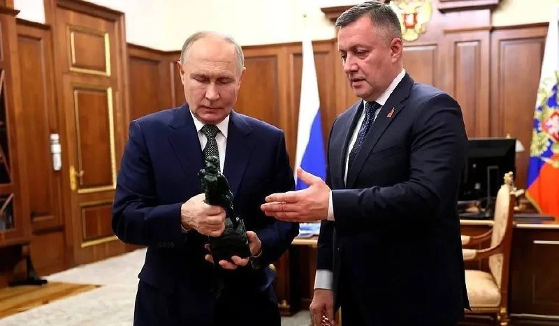 🎂 Кобзев поздравил Путина с 74-летием