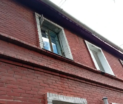 Суд обязал мэрию Омска незамедлительно расселить аварийный дом в Комсомольском городке