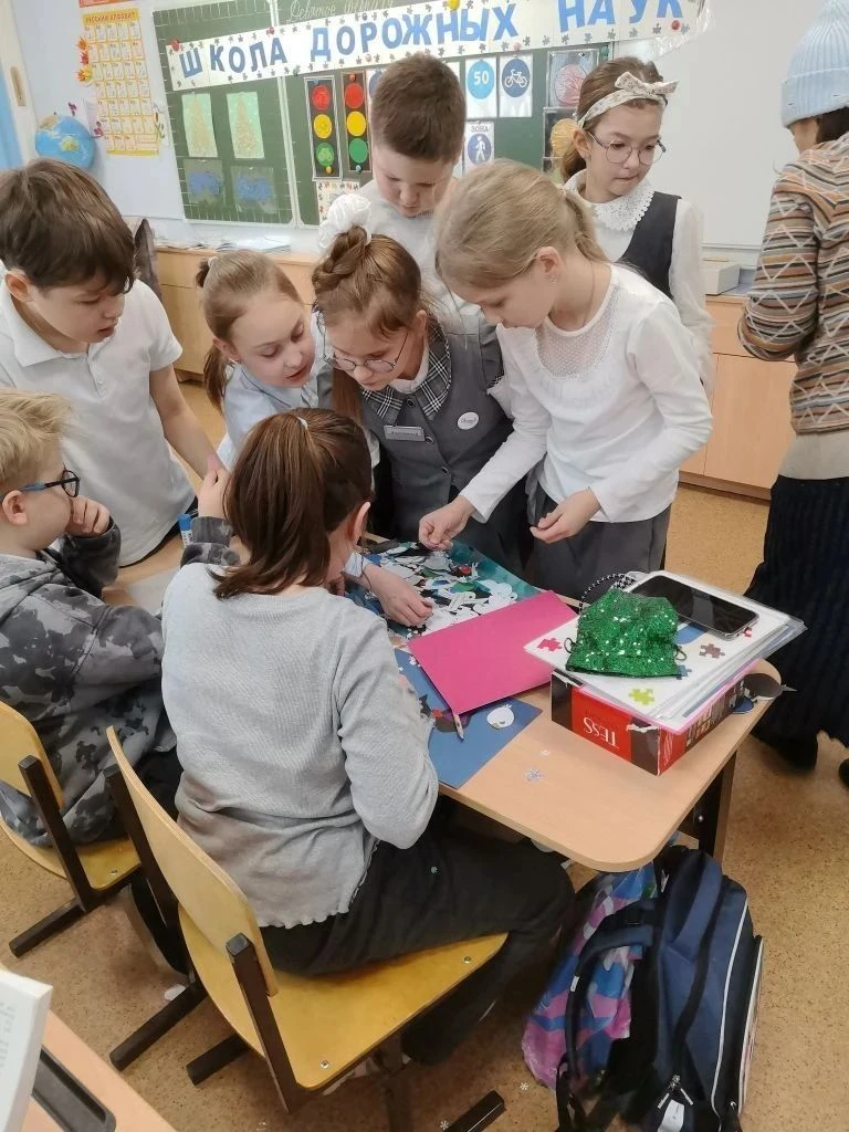 🚦🚦🚦 Ученики За и 3в классов нашей школы принимают активное участие в 1 этапе городской акции "Жизнь 