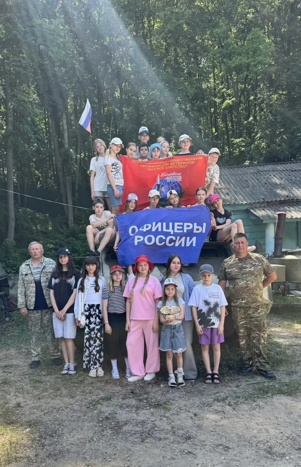 Вчера ученики 5А класса посетили познавательную экскурсию, посвящённую участникам строи...