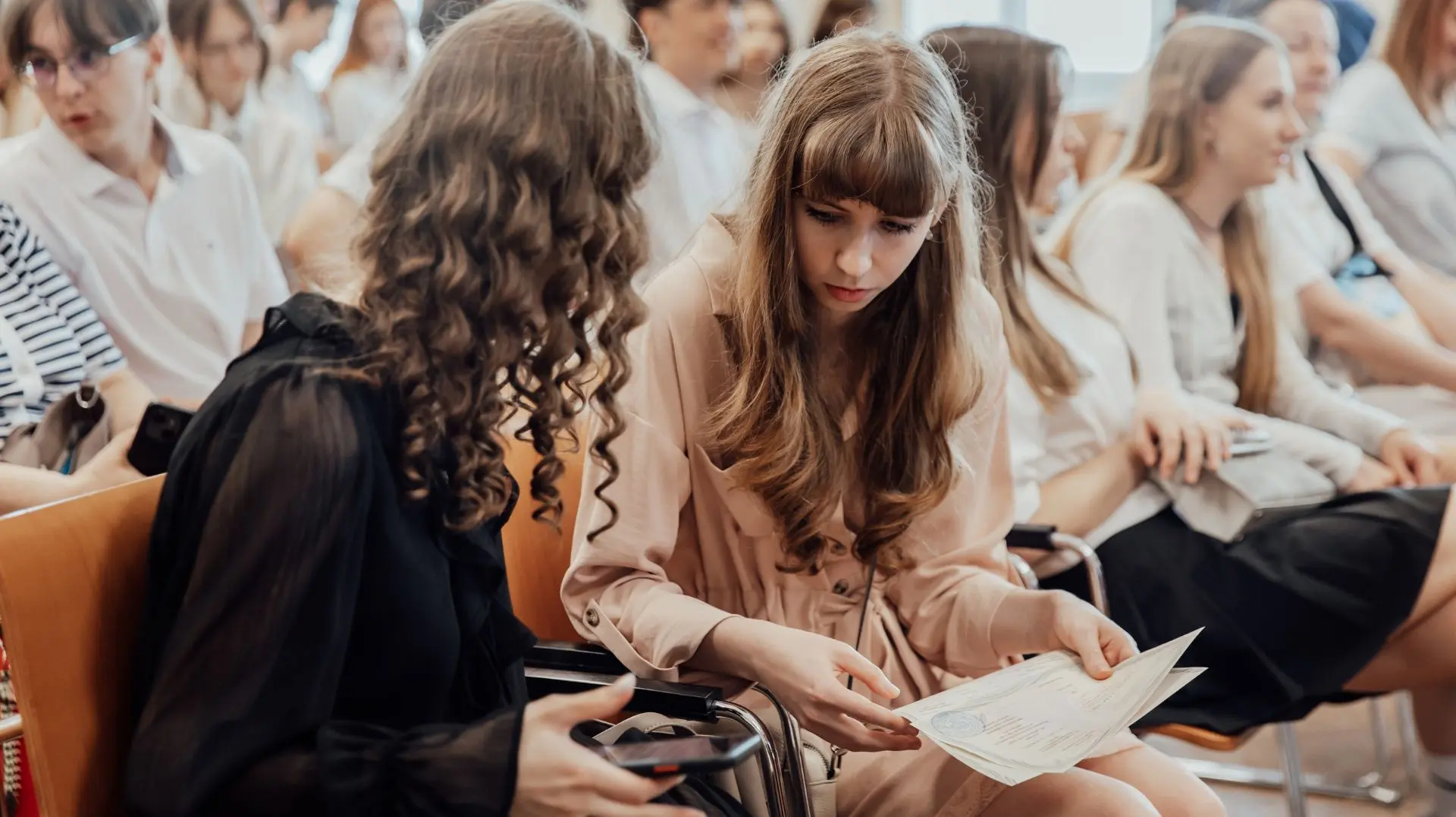 🎓 Будущее начинается сегодня: школьники получили первые рабочие профессии в Мининском университете  