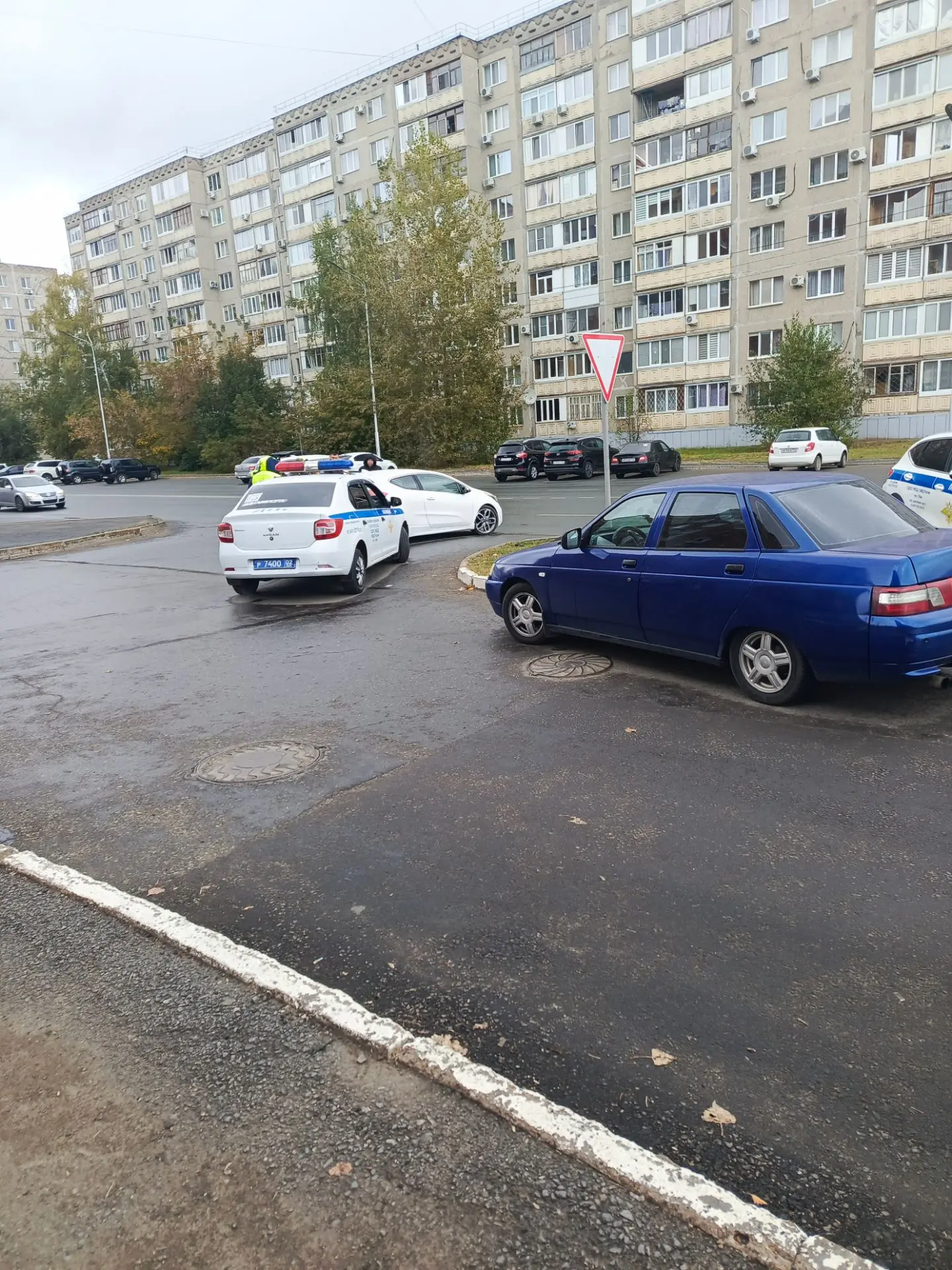 Автор: На улице Мушникова сотрудниками ГАИ был оставлен автомобиль с целью какой-то про...