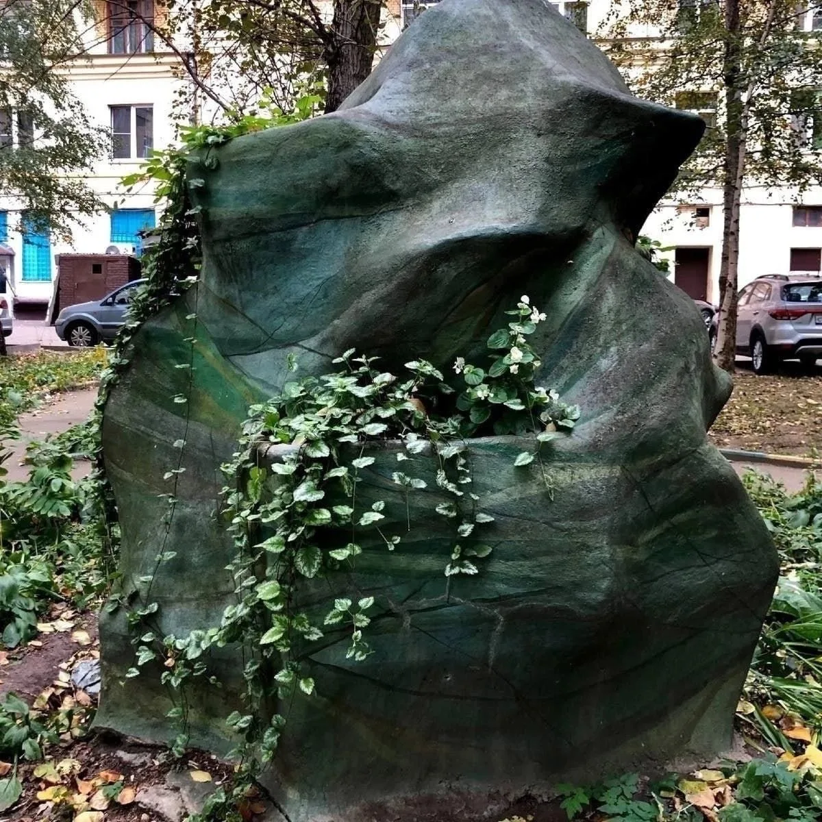 Давно у нас не было Ерунды! Вот уж точно — самый уникальный арт-объект в нашем районе. ...