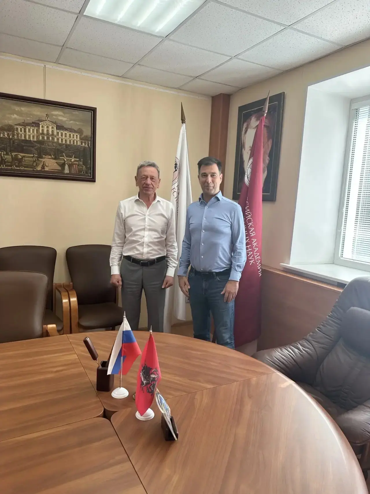 Встретились с президентом Российской академии естественных наук (РАЕН), выпускником и д...