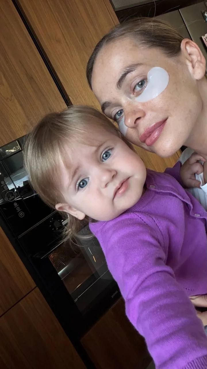 Друзья, вы помните, что мы в посте выше читаем самые неожиданные сплетни обо мне🤭  До завтра все про