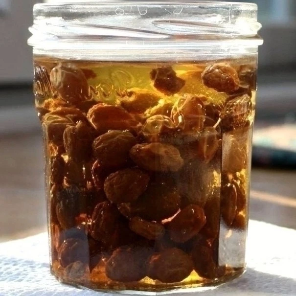 🍇 ЖИДКОЕ ЗОЛОТО: Зачем замачивать изюм на ночь? 🌟