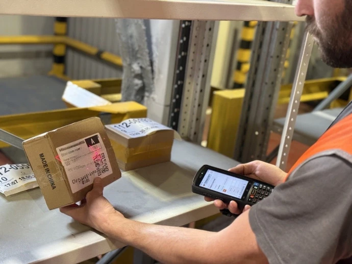 📦 Электронная торговля в России остается одним из немногих сегментов экономики, который продолжает 