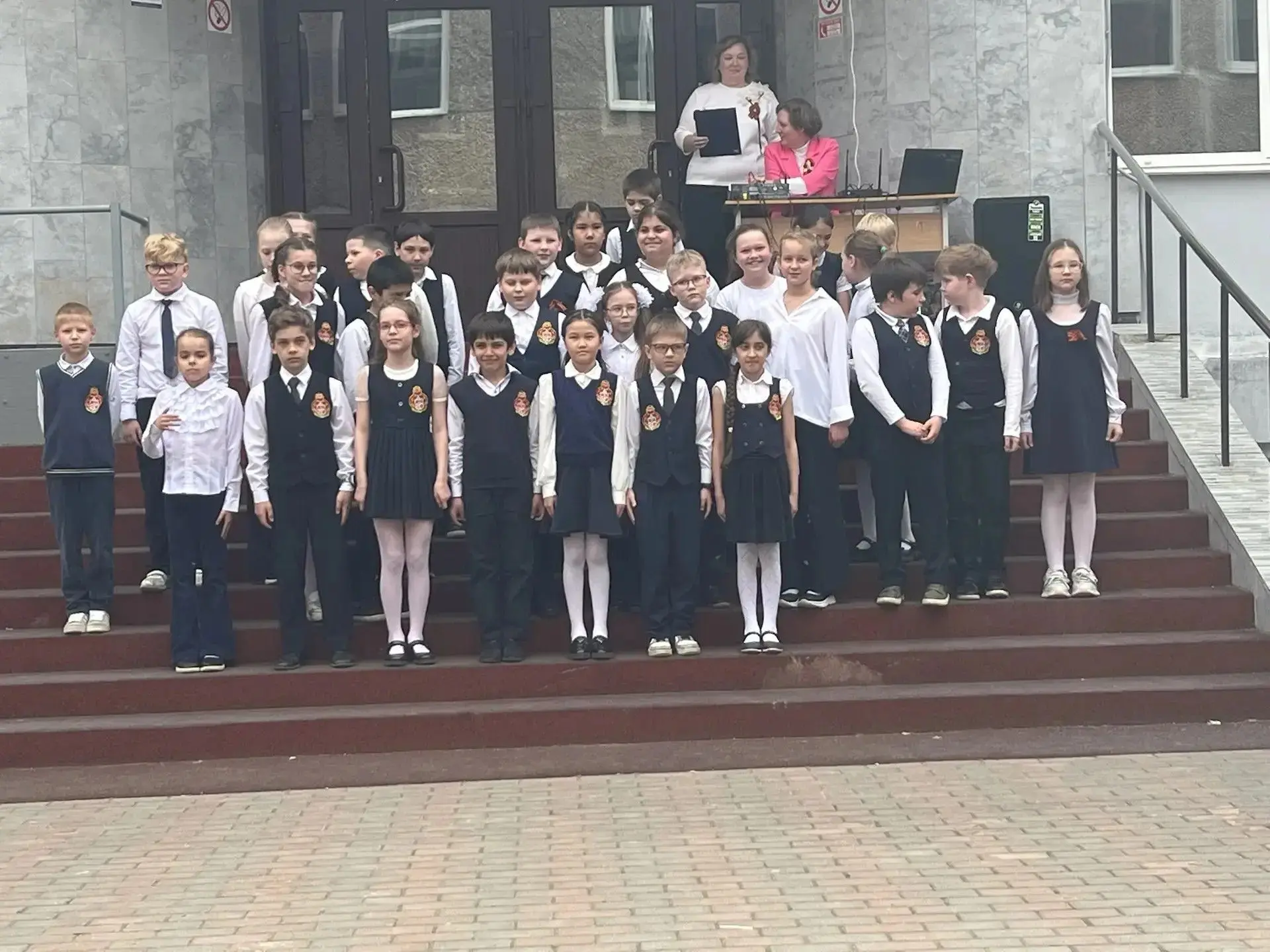 🔥 Музыкальный заряд патриотизма в нашей школе!     🎶 15 мая наши орлята  зажгли сцену! В начальной ш