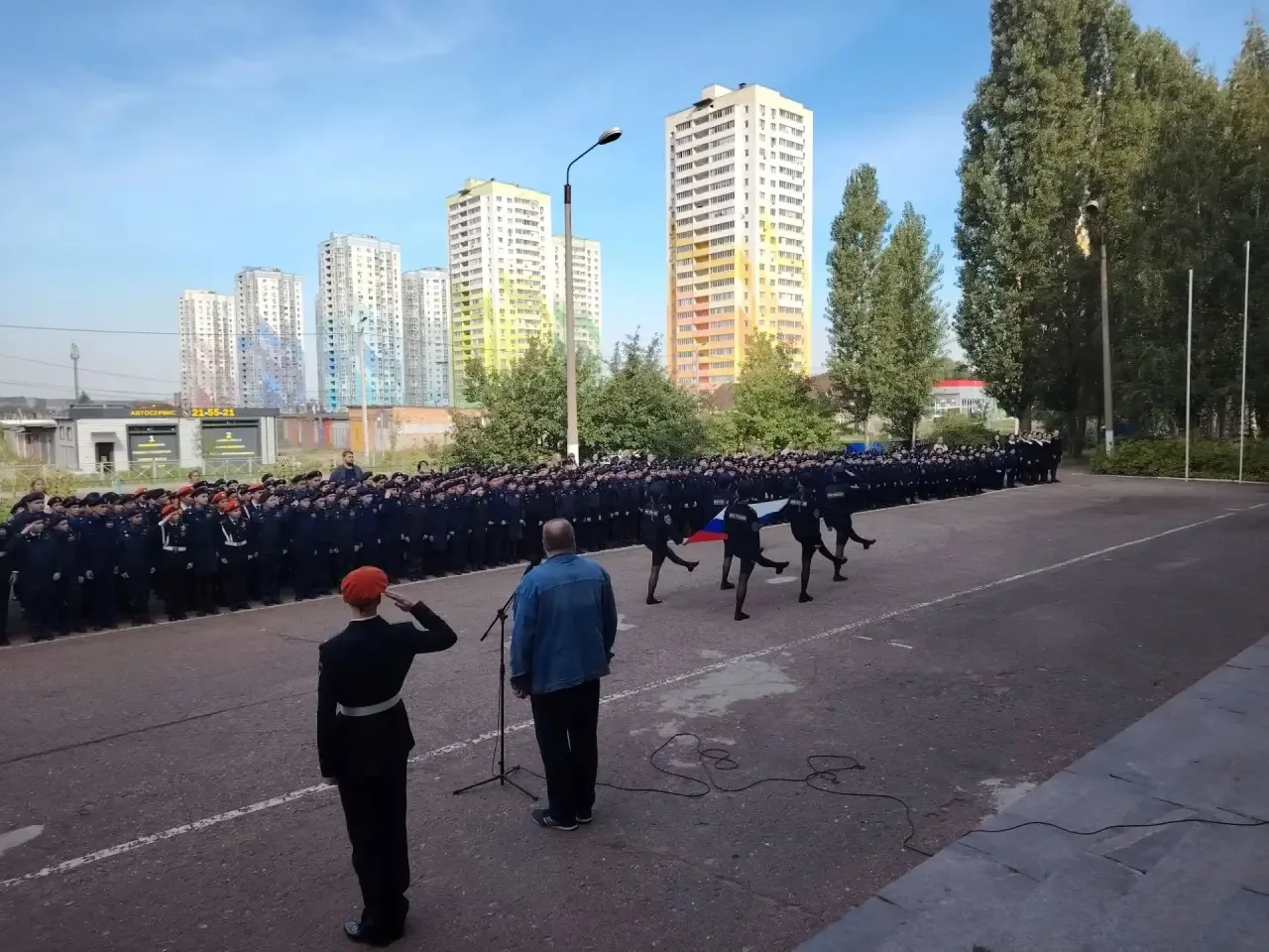 🇷🇺 Утро в Губернском кадетском корпусе началось с традиционного «Развода», но сегодня...