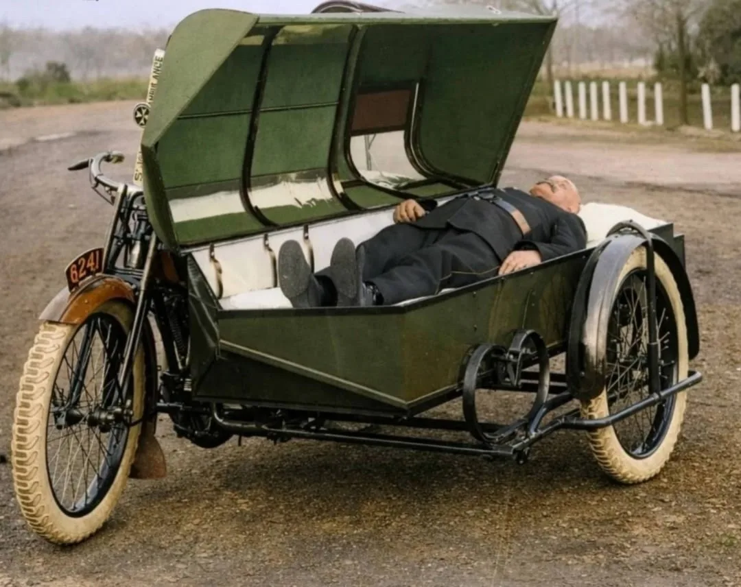 Мотоциклетная скорая помощь Harley-Davidson - США (1920)