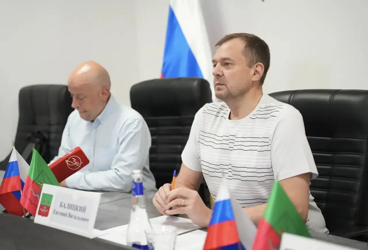 Провёл совещание с главами городских и муниципальных округов Запорожской области. Основ...