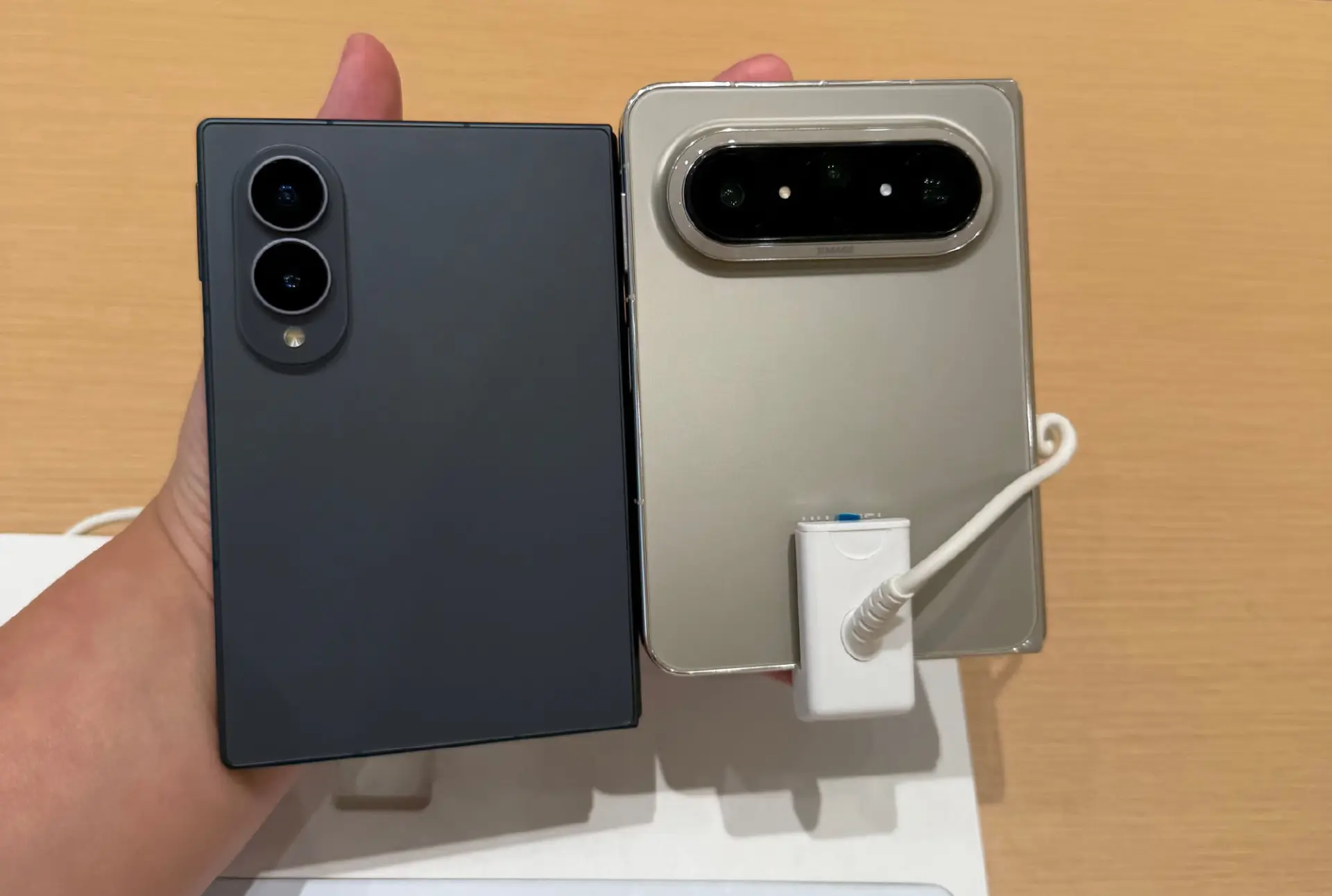 Huawei и Samsung фиксируют взлёт продаж широких раскладушек