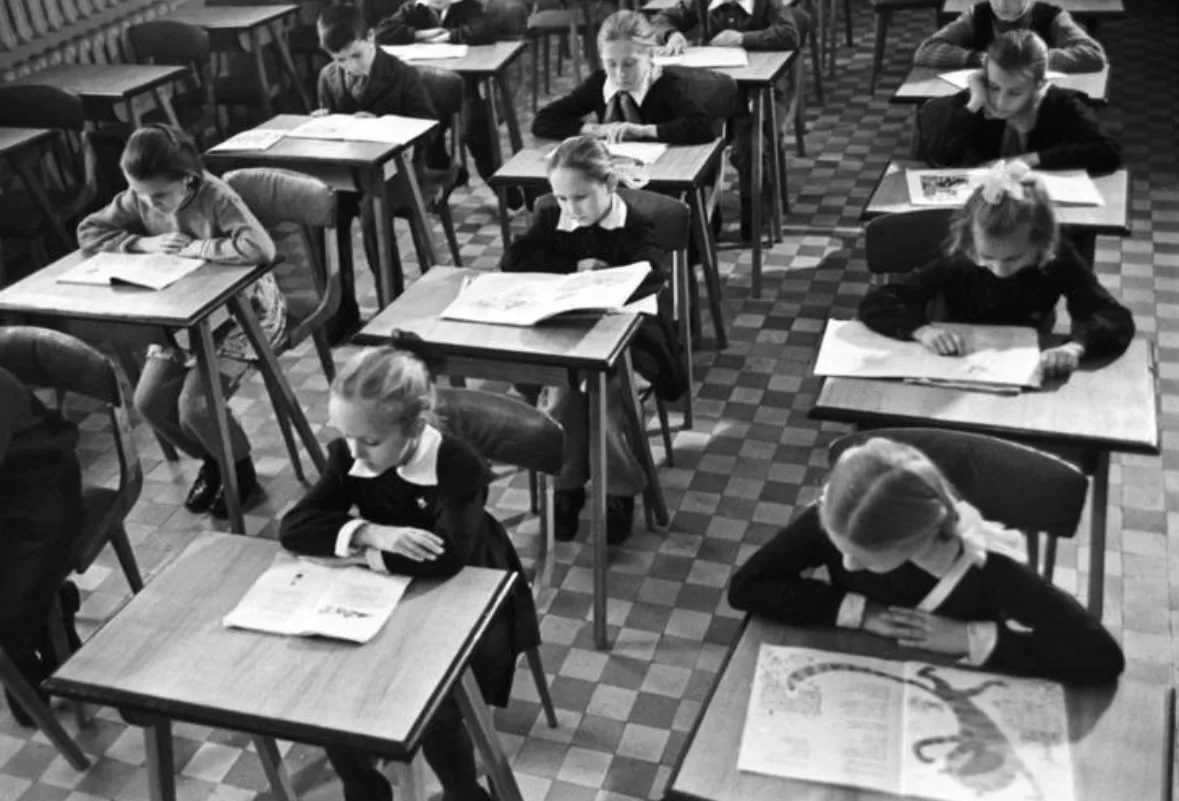 А знаете, что было одной из главных задач продлёнки ещё 70 лет назад? 📚