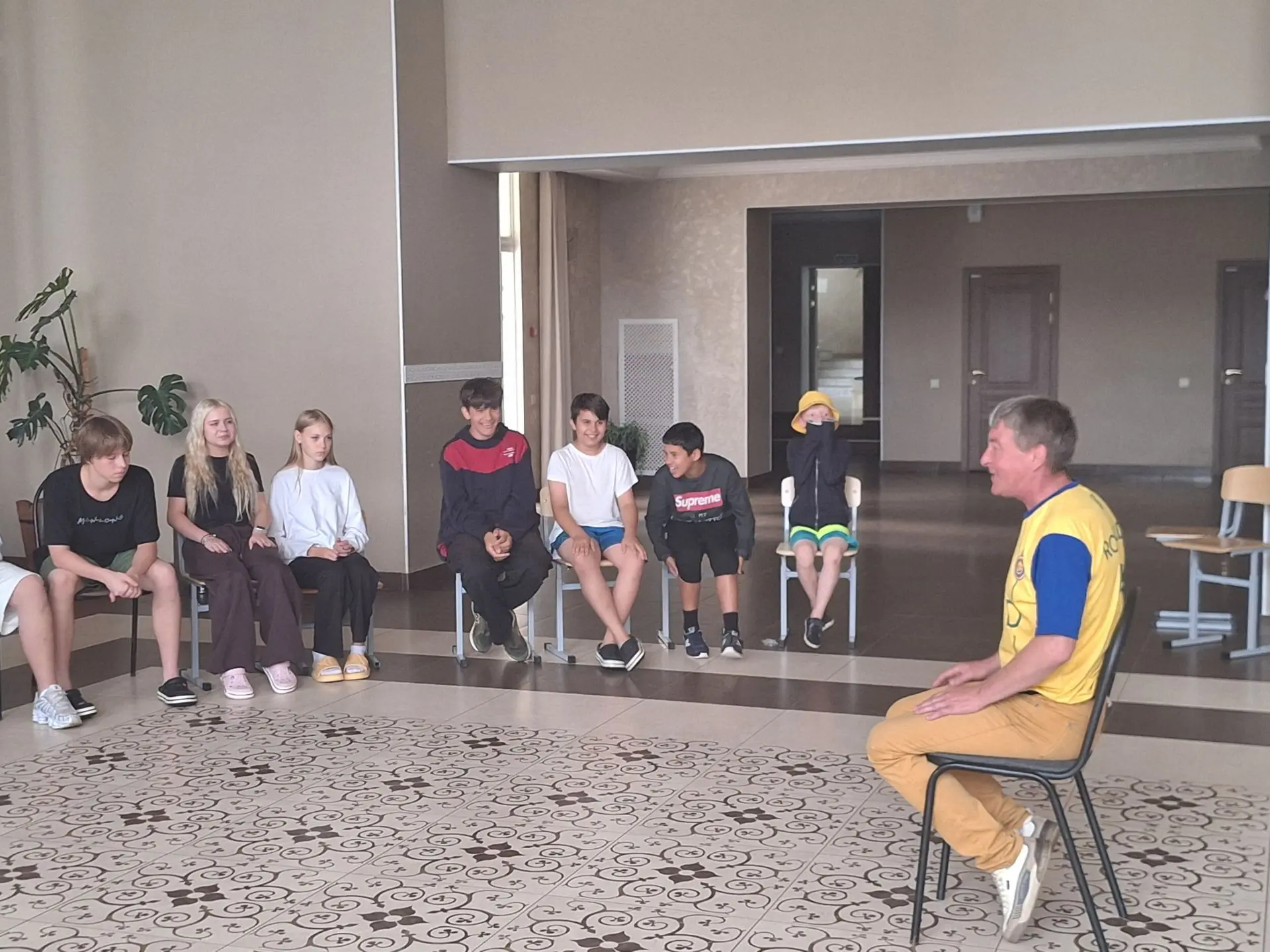 🎭 В нашем центре творчество занимает особое место. Наши ребята регулярно выходят на сцену: примеряю