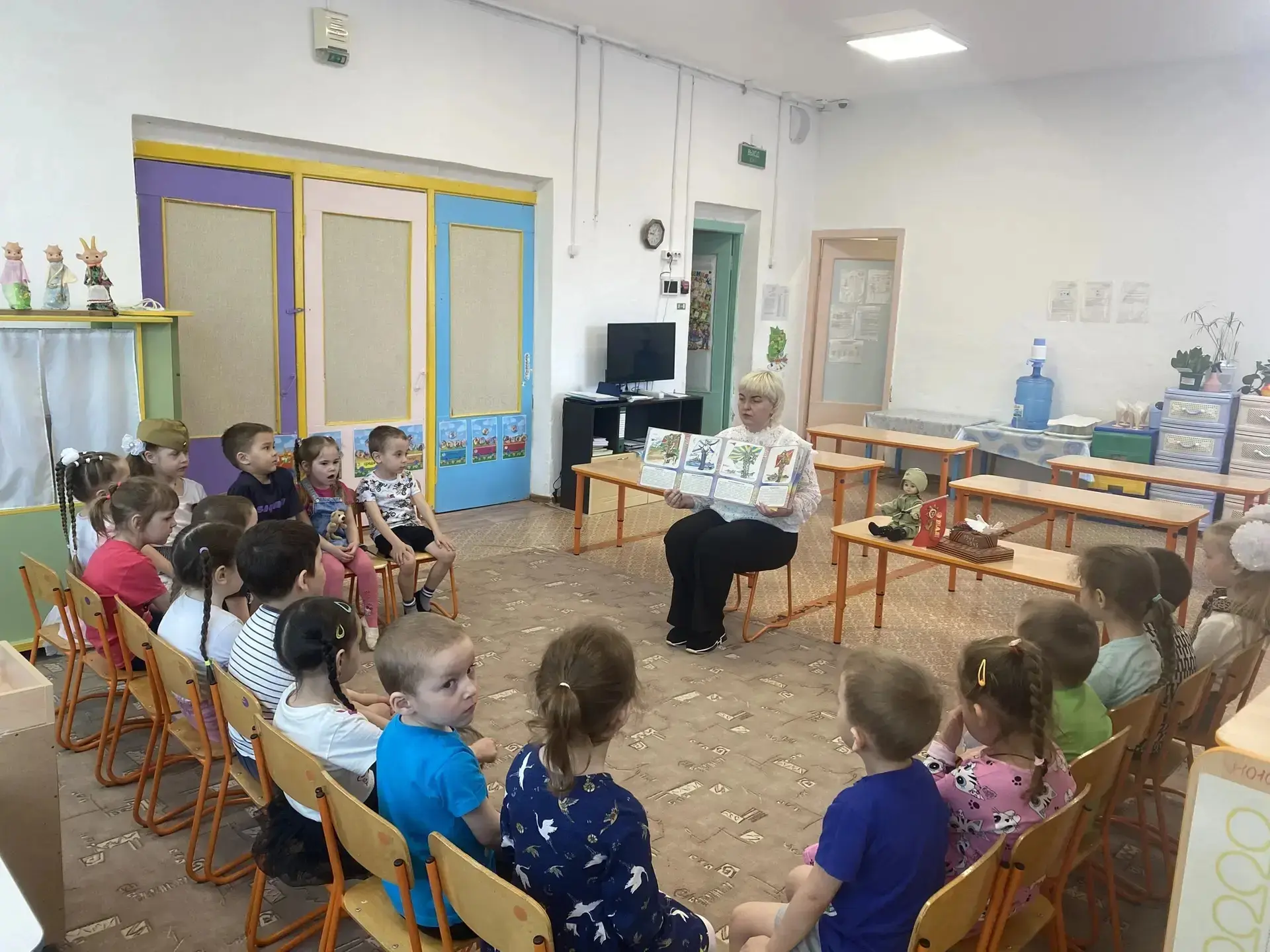 В средней группе. "Ягодка" прошла тематическая неделя, посвященная великому празднику-Д...