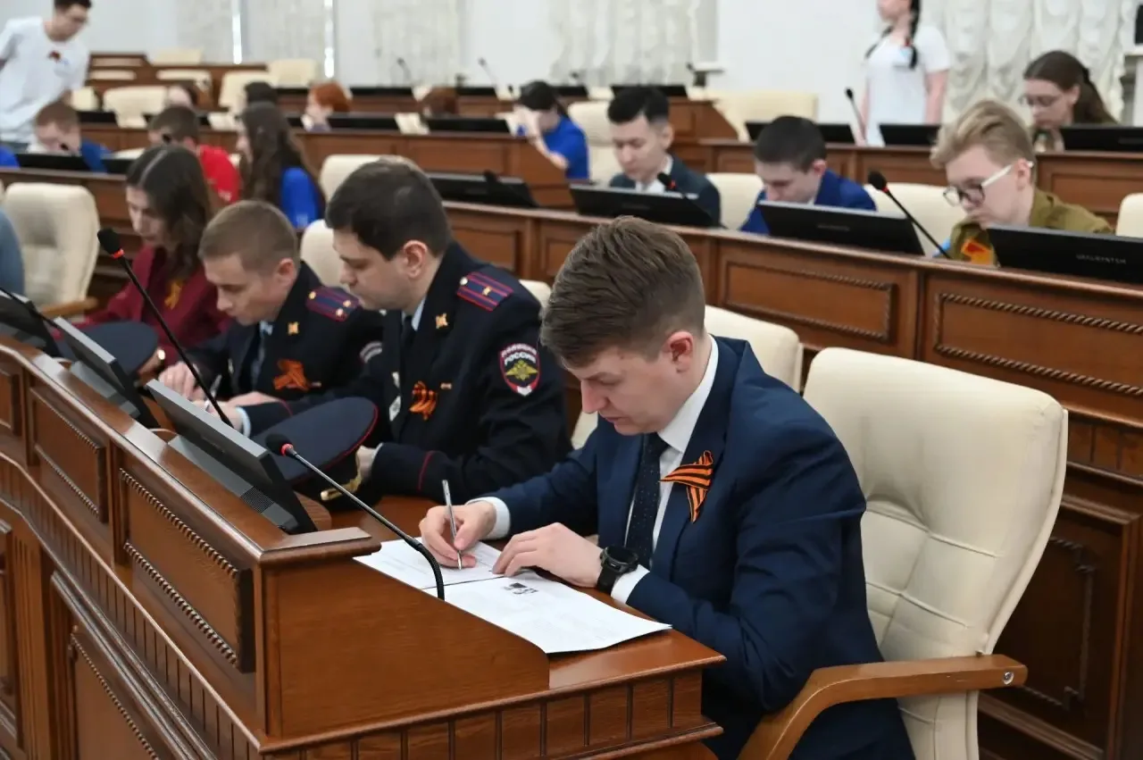 🎖️Полицейские Алтайского края приняли участие в «Диктанте Победы - 2026»   В преддверии 81-й годовщи