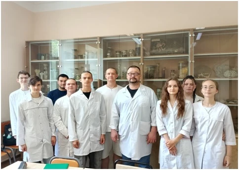 ✅ В ДВГМУ подвели итоги летней практики у студентов первокурсников. 

✔️ На кафедре биологии и генет