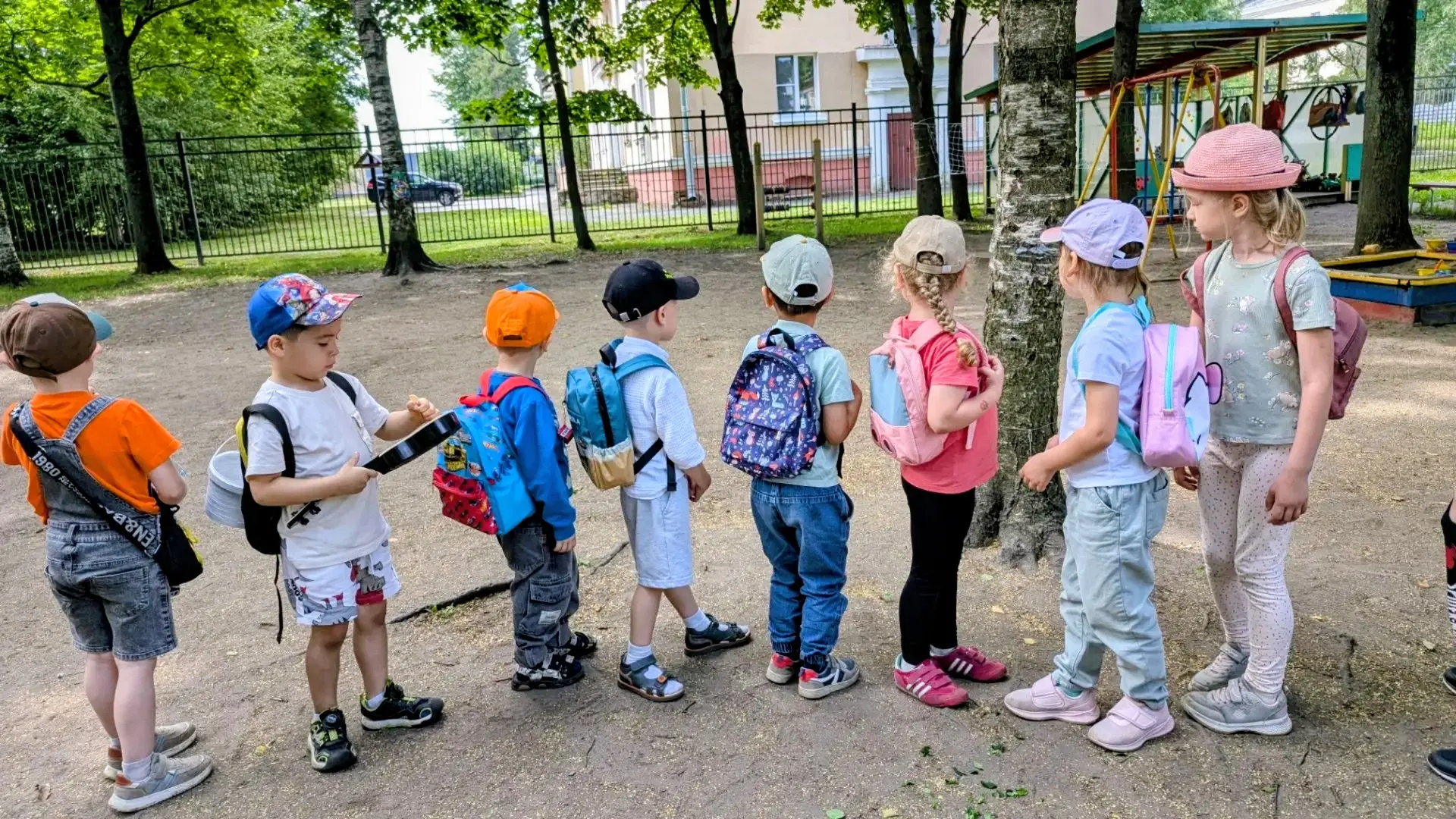 🌞Поход состоялся! 🏕️
Сегодня воспитанники из средней группы "Солнышко" превратились в настоящих юн
