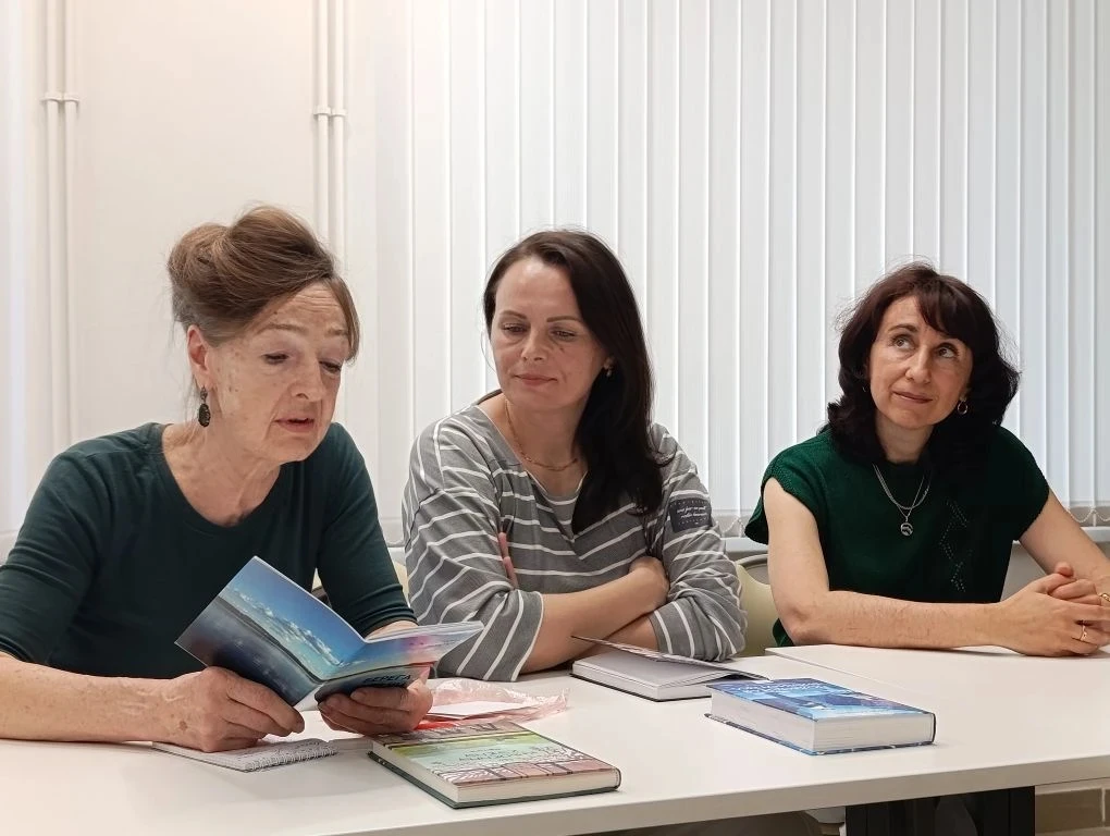 7 мая в библиотеке Турчанинова вновь встретились участники книжного клуба «Слово за сло...