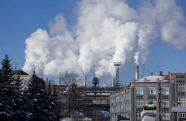 Наш воздух - пыль и угарный газ. По сравнению с другими крупными городами - альпийский.  Кемеровский