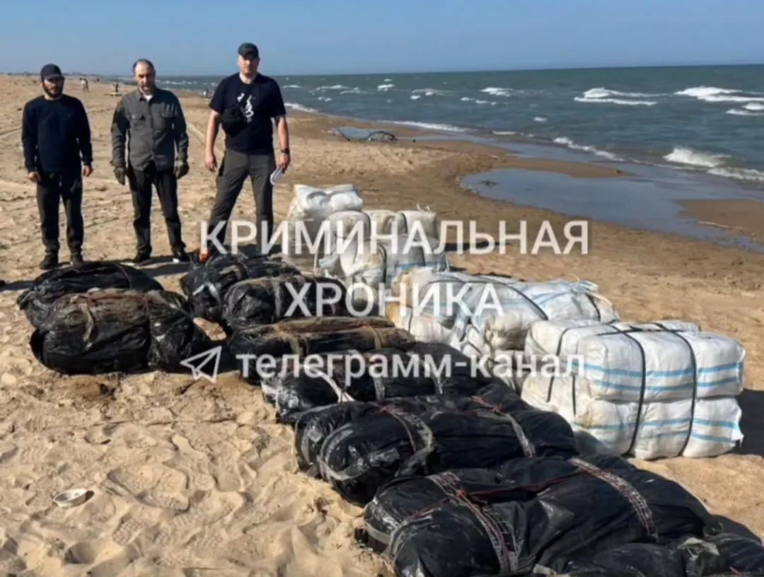 «Силовики в Дагестане пресекли попытку преступников через Каспийское море доставить в р...
