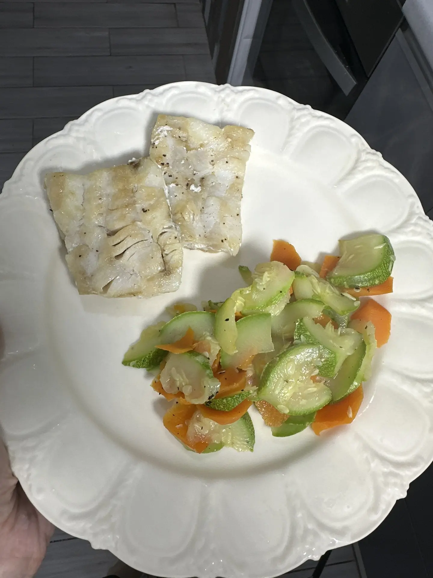 Мой ужин : минтай (беру в вакуумной упаковке по 4 кусочка) ,жареный на оливковом масле ...
