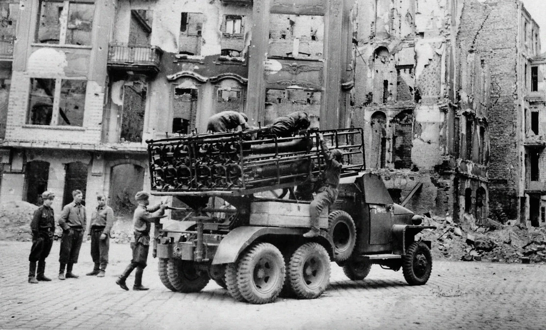 9 июня 1944 года на вооружение Советской Армии поступила ракетная установка БМ-31-12 — ...
