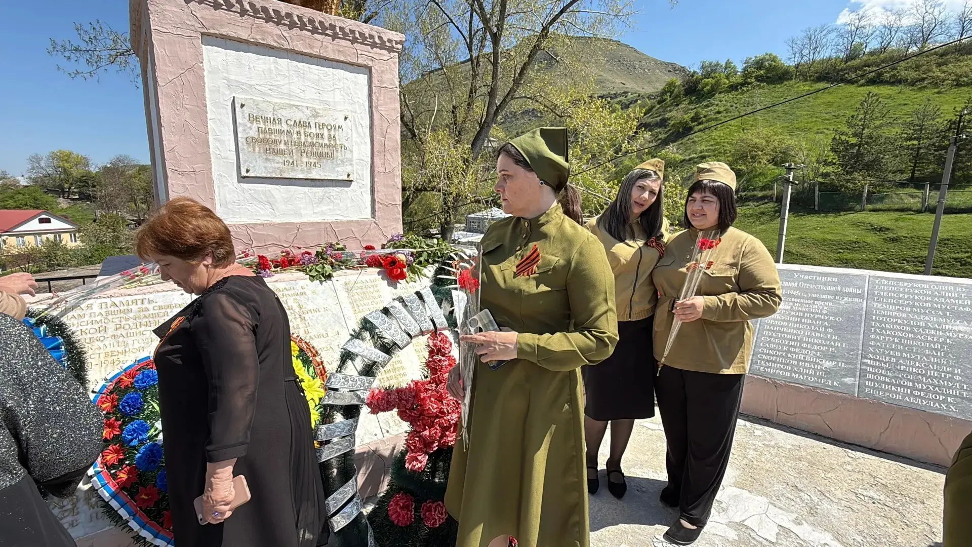 Коллектив МКДОУ"Детский сад"Солнышко"а.Хумара принял активное участие  в торжественном ...