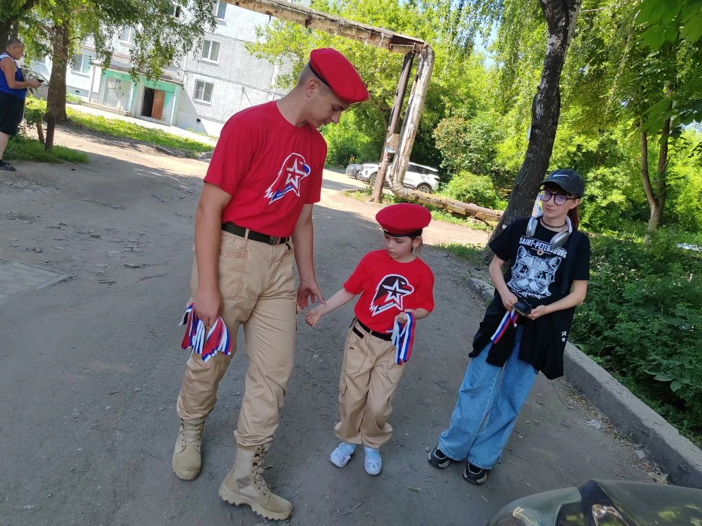 🎉 В детском саду прошла акция «Российский триколор»! 🎉