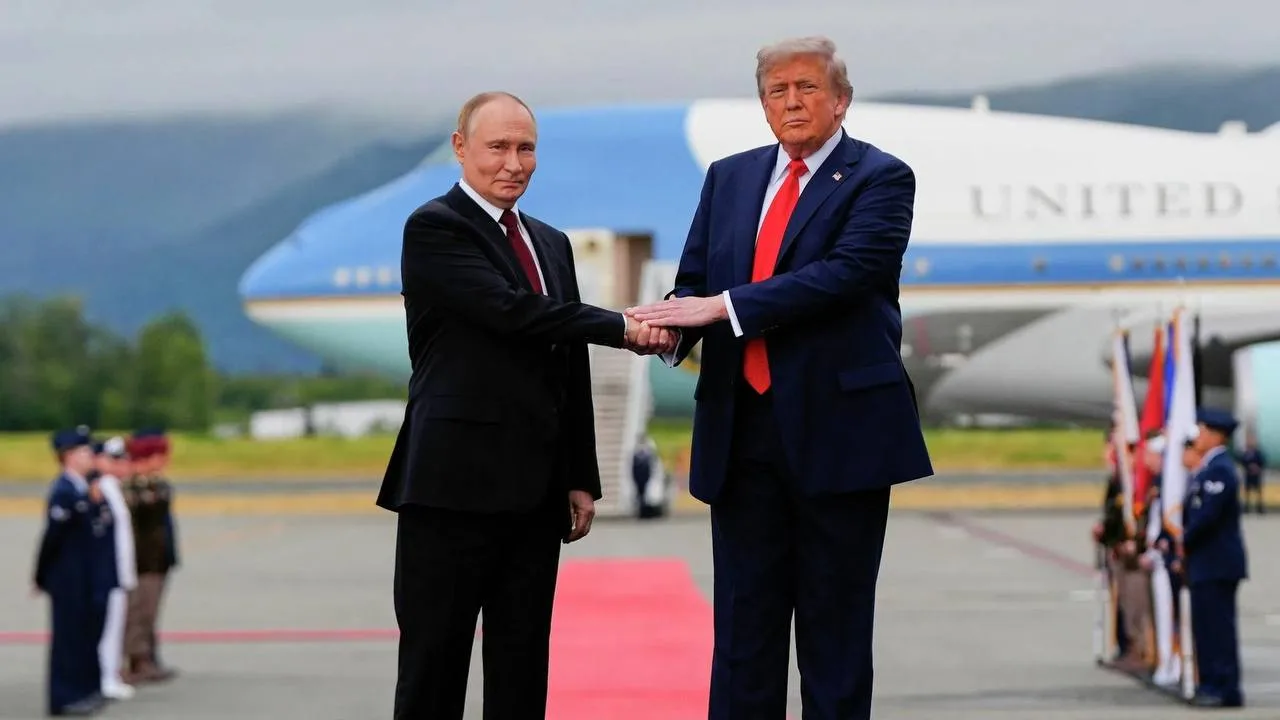 🇷🇺 🇺🇸 Владимир Путин и Дональд Трамп провели телефонный разговор, сообщил Юрий Ушаков.