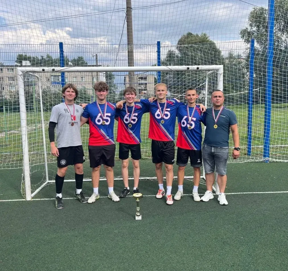 Команда футболистов МБОУ СОШ № 65/23 г. Пензы — победитель🏆 финальных соревнований по ...