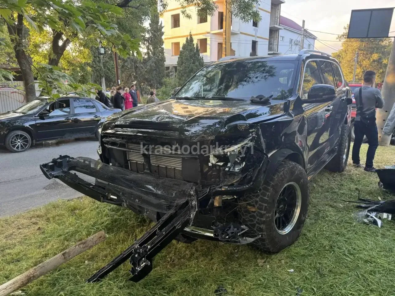 Пешеход погиб под колёсами внедорожника в Геленджике  Сегодня днём в г.Геленджике на пересечении ули